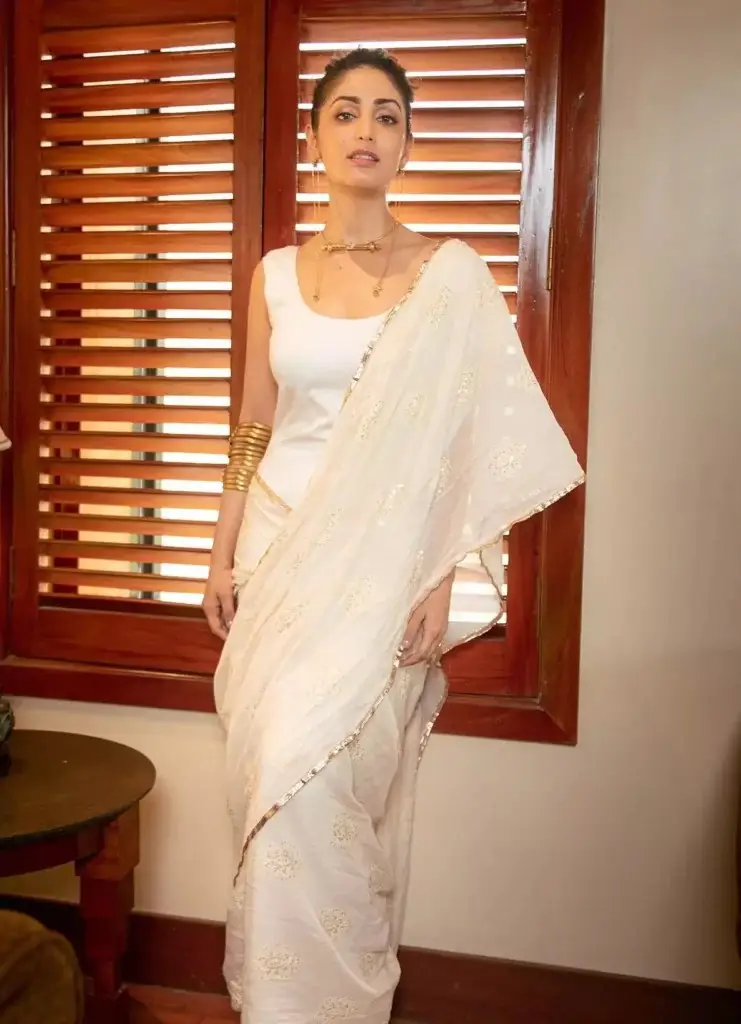 YAMI GAUTAM IN WHITE SAREE SLEEVELESS BLOUSE 6